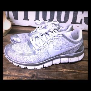 Size 7.5 Nike Free 5.0 white leopard ladies shoes